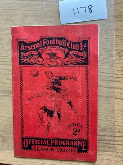 Islington v Walthamstow At Arsenal Football Programme: For the schools match played on 10 10 1931. Staples removed and slightly worn to spine. No writing.