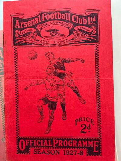1927 - 1928 Arsenal v Aston Villa Football Programme: For the match played on 21 1 1928. Rusty staples holding firm. No writing