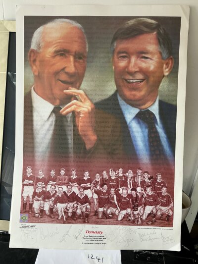 Manchester United Dynasty Signed Football Print: From reputable source Becket and Palomares. Ltd edition 170/500 and explains from Busby to Ferguson Man Utd have won everything with kids. Stunning large print is signed by 8 including Beckham Ferguson McGuinness and Charlton.