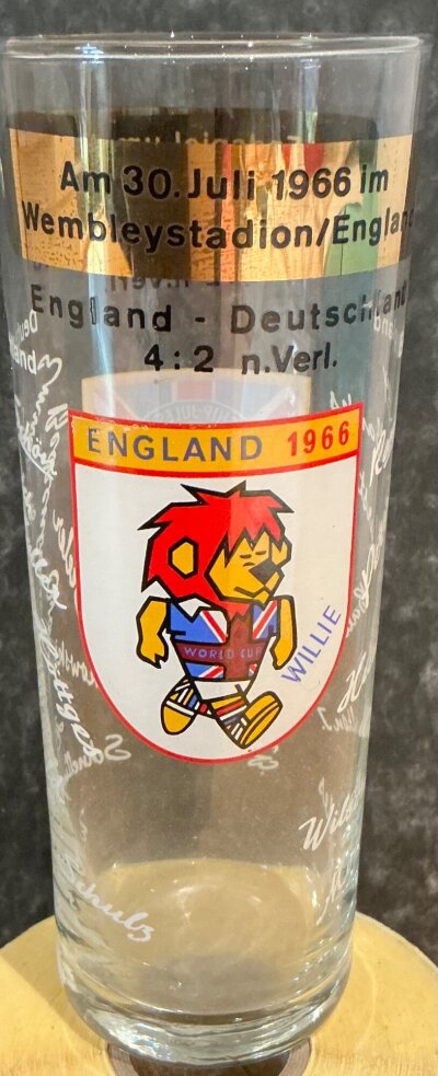 Two Day Football Memorabilia Auction - Presented by Dave Alexander of Football Wanted - OCTOBER