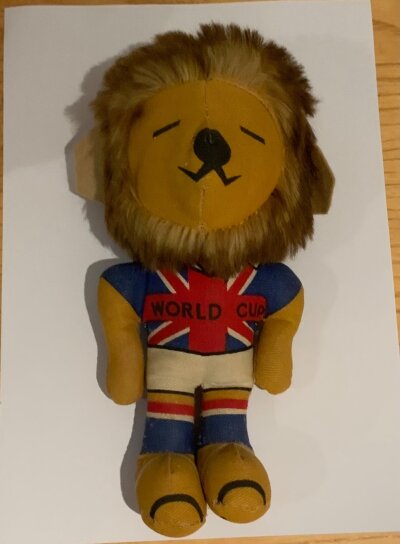 England 1966 World Cup Willie Football Bear: Larger style approximately 10 inch bear in excellent condition. Made by Pedigree of Northern Ireland.