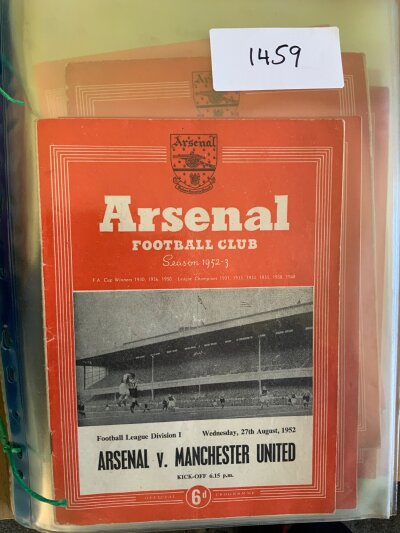 52/53 Arsenal Home Football Programmes: All 21 league matches from championship season plus 3 FA Cup and 2 charity matches v Hibernian and Tottenham. Good. (26)