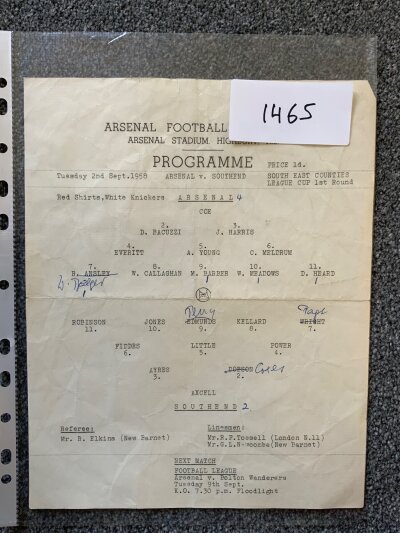 58/59 Arsenal v Southend United SECL Cup Football Programme: Single sheet dated 2 9 1958 for the South East Counties Cup match. Fold and team changes.