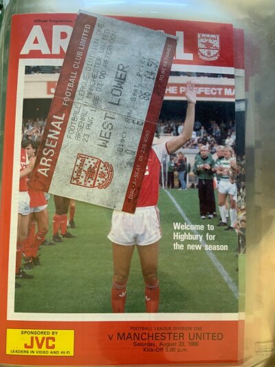 86/87 Arsenal Home Football Programmes Tickets + Reserves: 29 1st team programmes with all accompanying tickets to include Manchester United and Huddersfield League Cup plus 24 single sheet non 1st team programmes. There are many 1st X1 team sheets also. C/W London Schools final + Pooley Trophy final.