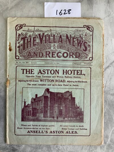 1923 - 1924 Aston Villa v Leeds United Football Programme: Fair condition league programme with no team changes. Staple rusted away so has been re stapled. Folding.