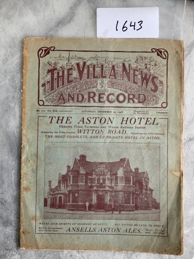 1928 - 1929 Aston Villa v Leeds United Football Programme: Fair condition league programme with no team changes. Spine has fraying and back page has tears.