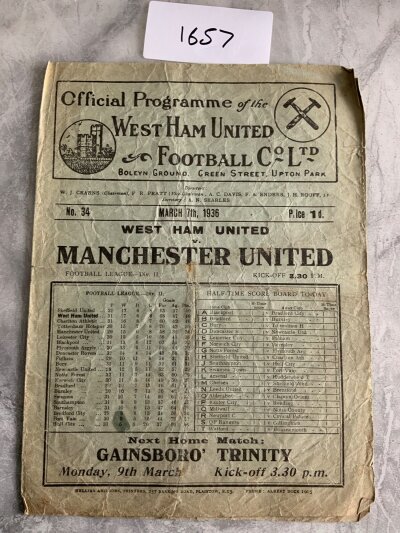 35/36 West Ham v Manchester United Football Programme: Fair condition division two programme with no team changes. Heavy creasing.