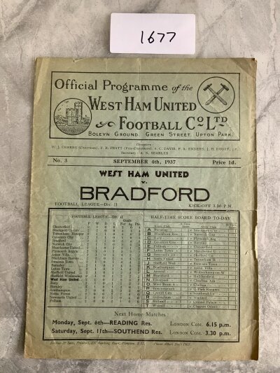 37/38 West Ham v Bradford Park Avenue Football Programme: Good condition division two programme with no team changes. Creasing.