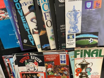 Big Match Football Programmes: From the 60s onwards to include 30 FA Cup finals, 50 FA Cup semi finals,  20 League Cup finals, 30 League Cup semi finals. Mainly good. (130)