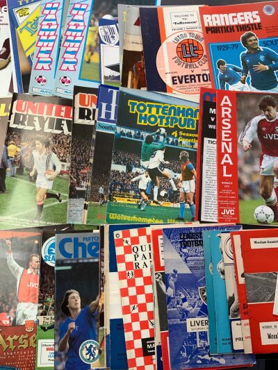Postponed + Abandoned Football Programmes: Unusual collection from the 60s onwards in very good condition. (46)