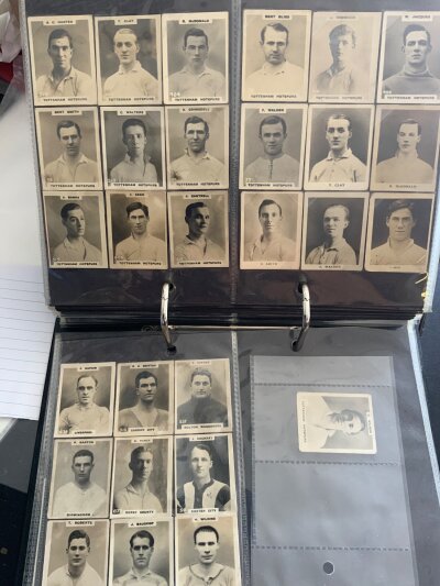 Tottenham Football Card Collection: Many hand made one off cards the vendor has produced in sets and named Tottenham 1950, Spurs Legends, Spurs FA Cup Winners, Tottenham 1991, 2019/20. There are over 350 plus some Bob Bond Caricatures with a few signed. Original cards include 19 Tottenham Pinnace and a further 9 who played for Spurs but listed as another team. (400+)