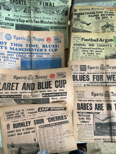 1940s + 1950s FA Cup Football Newspapers: Whole newspapers to include 50/51 Manchester United v Arsenal, 1957 Babes are in the final, Final v Aston Villa, 1956 Birmingham semi final and final v Man City, 1949 semi final Wolves v Man Utd, 1957 Arsenal end Newports cup run, 1954 + 1952 final plus a few league matches and a 1971 Bournemouth 11 Margate 0. Nice lot.