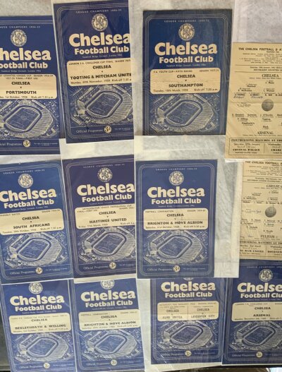 Chelsea Youth + Other Football Programmes: Youth Cup, Reserves, SJFC, SE Counties League. Includes 58/59 Hastings Met Final, 60/61 Bexleyheath London FA Cup and many more interesting programmes. (26)