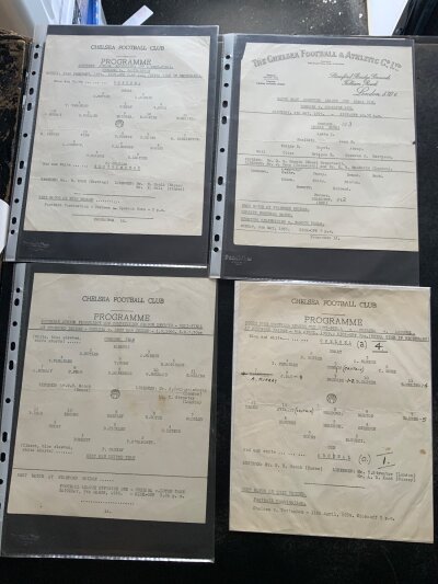 Chelsea 1950s Single Sheet Football Programmes: 56/57 Charlton SE Counties Final, 58/59 Bexleyheath Southampton both SJFC, Arsenal SE Counties SF, Port South SE Counties Final, 59/60 West Ham SJFC, Fulham Met League Prof Cup SF. (7) C/W a full page signed picture by of Greaves.