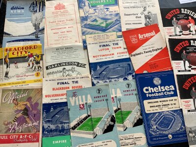 Football Programme Assortment: Wide range to include 53/54 Southampton v West Ham boys, 47/48 Hull v York, FA Cup finals 1959 + 1960 with score to cover, late 50s homes of Manchester United and Aston Villa, late 60s Cardiff European homes plus more. Instructions to sell. (30+)