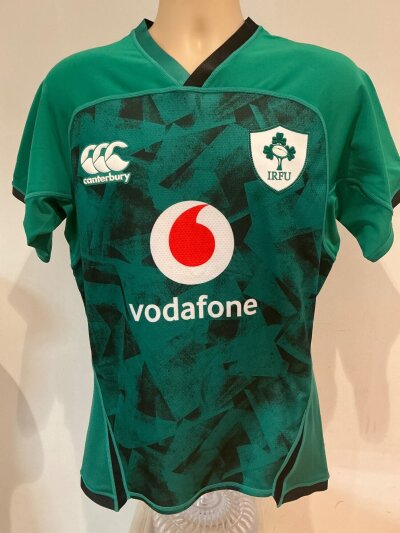 Rugby Football Shirt Collection: To include an Ireland large France XL BNWT and an Italy XL BNWT.. All in excellent condition (3).