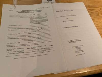 Manchester United To Arsenal 2008 Football Contract: Premier League transfer papers which have original signatures together with a Compromise Agreement which is a fax copy. (2)