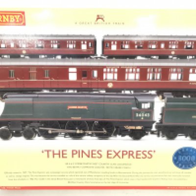 A Boxed Hornby 00 Gauge The Pines Express Set #R.2436.