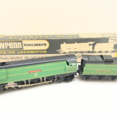A Boxed 00 Gauge Wrenn Plymouth 4-6-2 S.R. Green Locomotive.