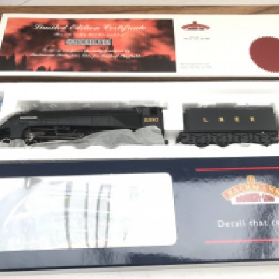 A Boxed Bachmann 00 Gauge Limited Edition Class A4 No. 2510 QuickSilver Locomotive #31-962 With Certificate.