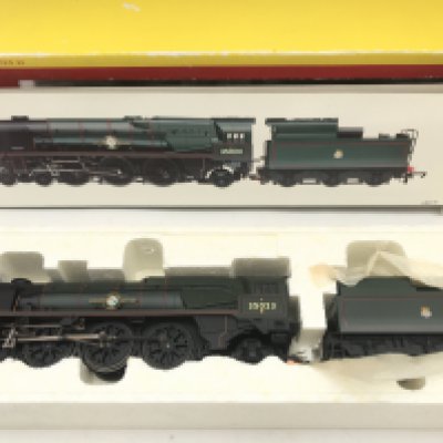 A Boxed Hornby 00 Gauge BR 4-6-2 Holland-Afrika Lime Merchant Navy Class Locomotive #R2170.