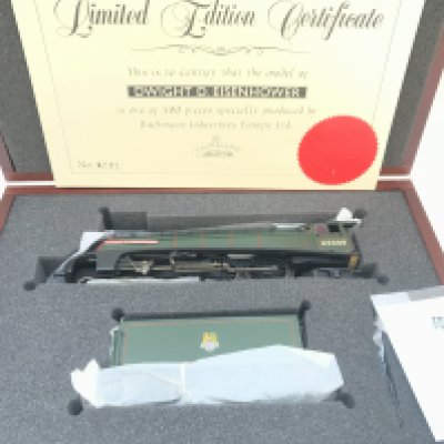 A Bachmann 00 Gauge Dwight D Eisenhower in Presentation Case.