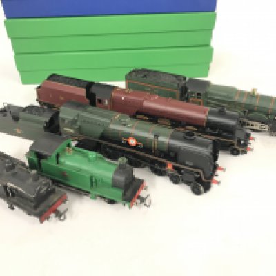 5 00 Gauge Locomotives including Wrenn and Hornby. In Various States.