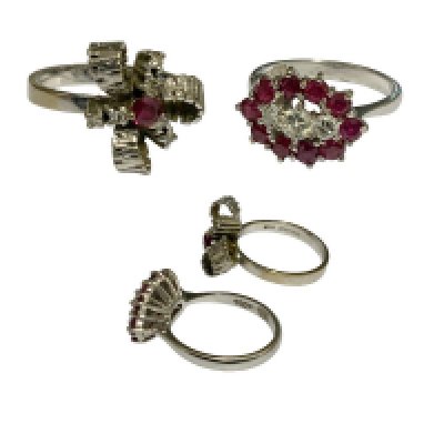 2 18ct white gold ruby and diamond set rings. 10.2g