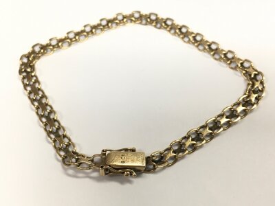 A 9ct gold link bracelet, 5.7g total weight.