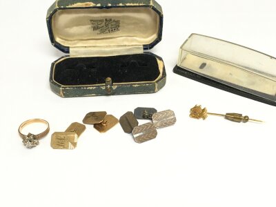 A small lot of mixed jewellery including 9ct ring and cufflinks 9.04g  and an 18ct gold tie pin 1.7g