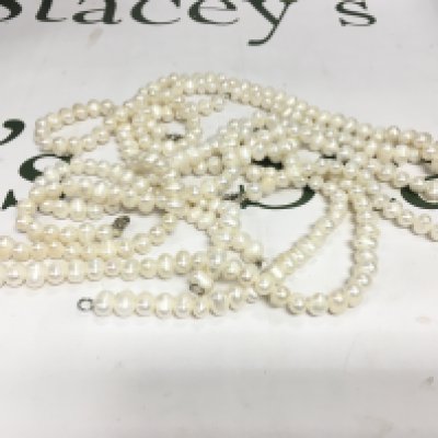 Five cultured Pearl necklaces. NO RESERVE