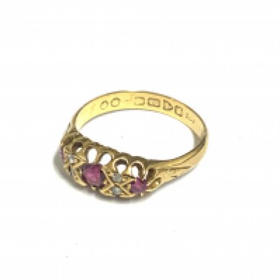 A good quality antique ruby and diamond ring, size O 