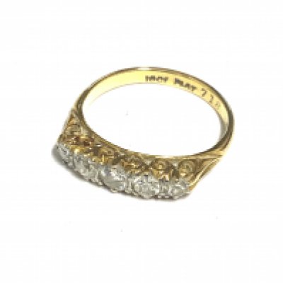 A good quality 18ct gold and platinum antique diamond ring, size K.