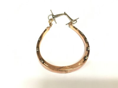 A 9ct gold bracelet, approx 13.7g.