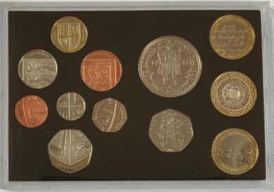 Ropyal Mint issue 2009 UK proof coin set, including 2009 issue Kew Gardens 50p.