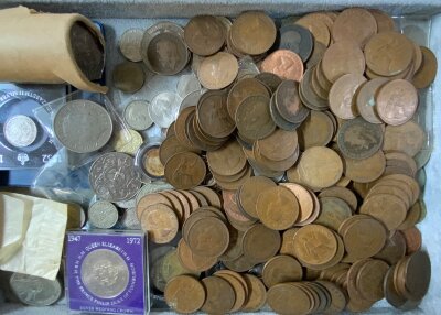 A mixed lot of mostly British coinage.