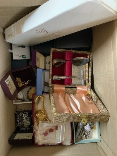 A mixed collection of silver and costume jewellery.