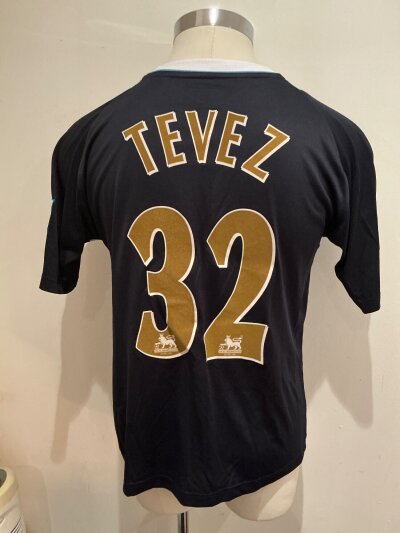 West Ham Tevez Match Worn Football Shirt: Worn during the match at the Emirates Stadium on 7 April 2007. West Ham won 1-0 and in doing so were the first away team to win there. Excellent condition large Reebok shirt with Premier League badging.