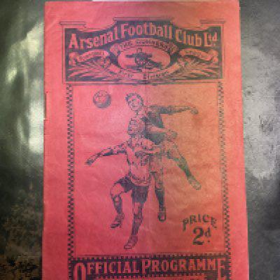 1931 English Schools Final Islington v Wolverhampton Football Programme: Good condition played at Arsenal dated 9 5 1931. No team changes. Light fold and small tear to spine.