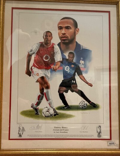 Thierry Henry Arsenal Signed Framed Football Print: Ltd edition number 212/500 signed by Henry and artist Gary Brandham. Depicts Henry in Arsenal and France kit. Framed and glazed measuring 59 x 73cm. Flaw to Perspex.