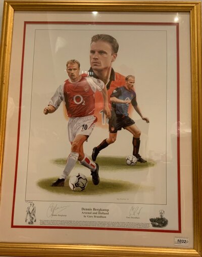 Denis Bergkamp Arsenal Signed Framed Football Print: Ltd edition number 169/500 signed by Bergkamp and artist Gary Brandham. Depicts Bergkamp in Arsenal and Holland kit. Framed and glazed measuring 59 x 73cm. Flaw to Perspex.