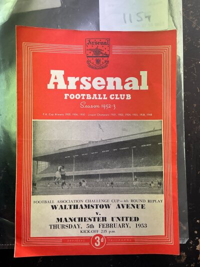 52/53 Walthamstow Avenue v Manchester United Football Programme:Good condition 4 pager played at Arsenal for the 4th round FA Cup replay. Team changes.