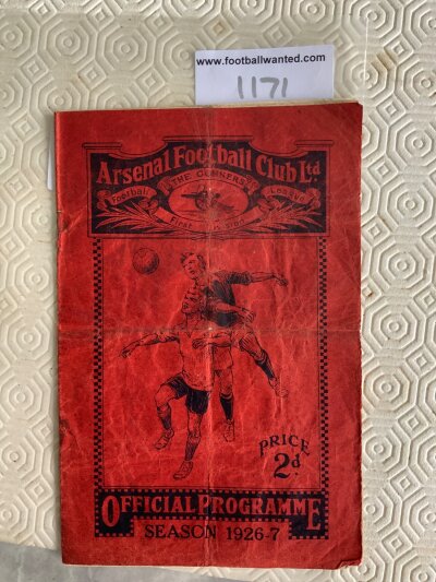 1926 - 1927 Arsenal v Sunderland Football Programme: Faircondition league match with no team changes. Rusty staples present and holding firm. Creasing with the red cover having bled to other pages.