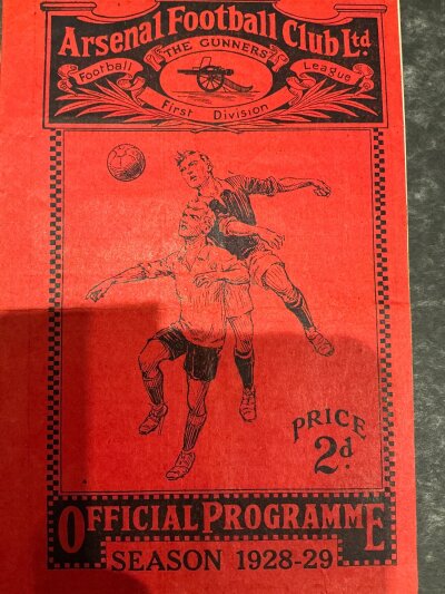 1928 - 1929 Arsenal v Liverpool Football Programme: Good condition league match with no team changes. Rusty staples holding firm.