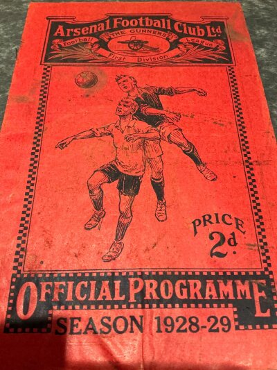 1928 - 1929 Arsenal v Aston Villa Football Programme: Fair condition league match with no team changes. Rusty staples holding firm. Some staining and colour leaching to pages.