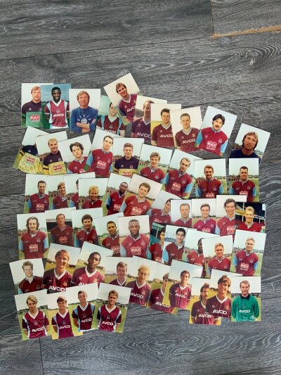 West Ham 1980s Football Memorabilia: Includes handbooks, End of Season Summaries, small posters, fixture lists and a quantity of small player photos.