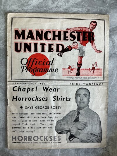 34/35 Manchester United v Southampton Football Programme: Fair/good condition league programme with no team changes. Small tear at middle page staple area.