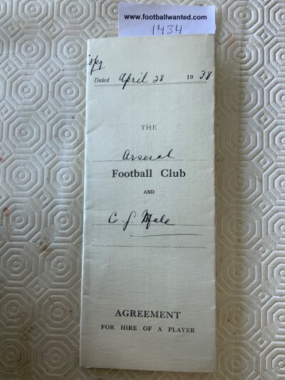 37/38 George Male Arsenal Football Contract: Excellent condition official contract paying 6 pounds in the summer and 8 pounds during the season. This season Arsenal won the 1st division. Signed by Male.