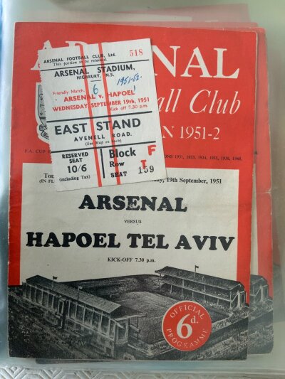 51/52 Arsenal Home Football Programmes + Tickets: Includes all 21 league programmes, FA Cup v Barnsley, Rangers and Hapoel friendlies. There are 19 tickets including Rangers Liverpool Derby Hapoel Tottenham and Fulham. Very good. (43)