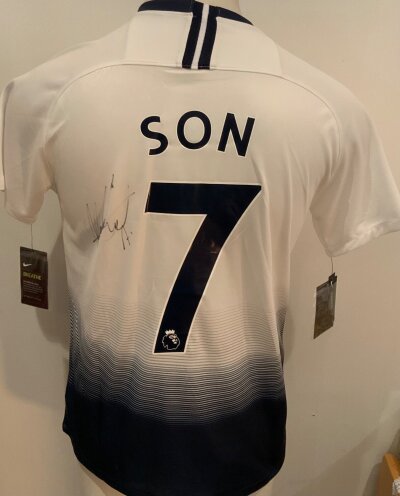 Tottenham 2018 - 2019 Signed Son Football Shirt: White short sleeve shirt with Son 7 to rear Signed to rear by the player. Shirt is BNWT.